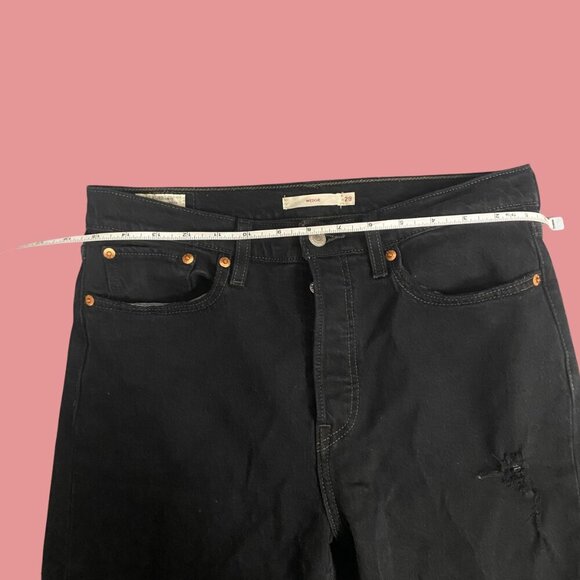 🔥 Levi’s Wedgie Black Distressed Straight Leg Jeans – Size 29 🔥 - Picture 6 of 11